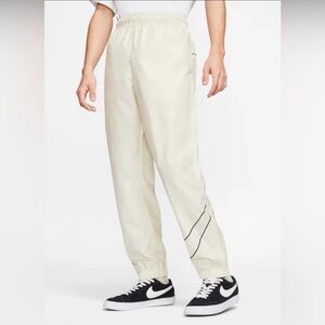 Nike SB Men’s Skateboard Windbreaker Style Off White Casual Joggers Pants Small